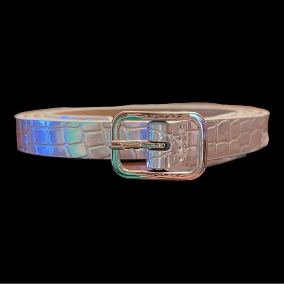 Old Navy Women’s Skinny Metallic Silver Belt. 0.75” Wide. Size XL-XXL (16-18) - Picture 5 of 8